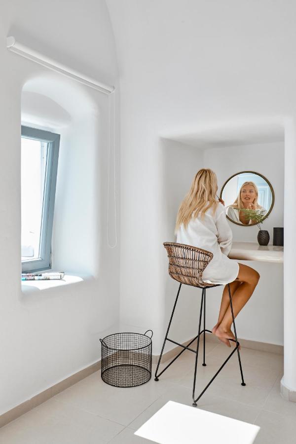 You & Me Suites Firá Buitenkant foto