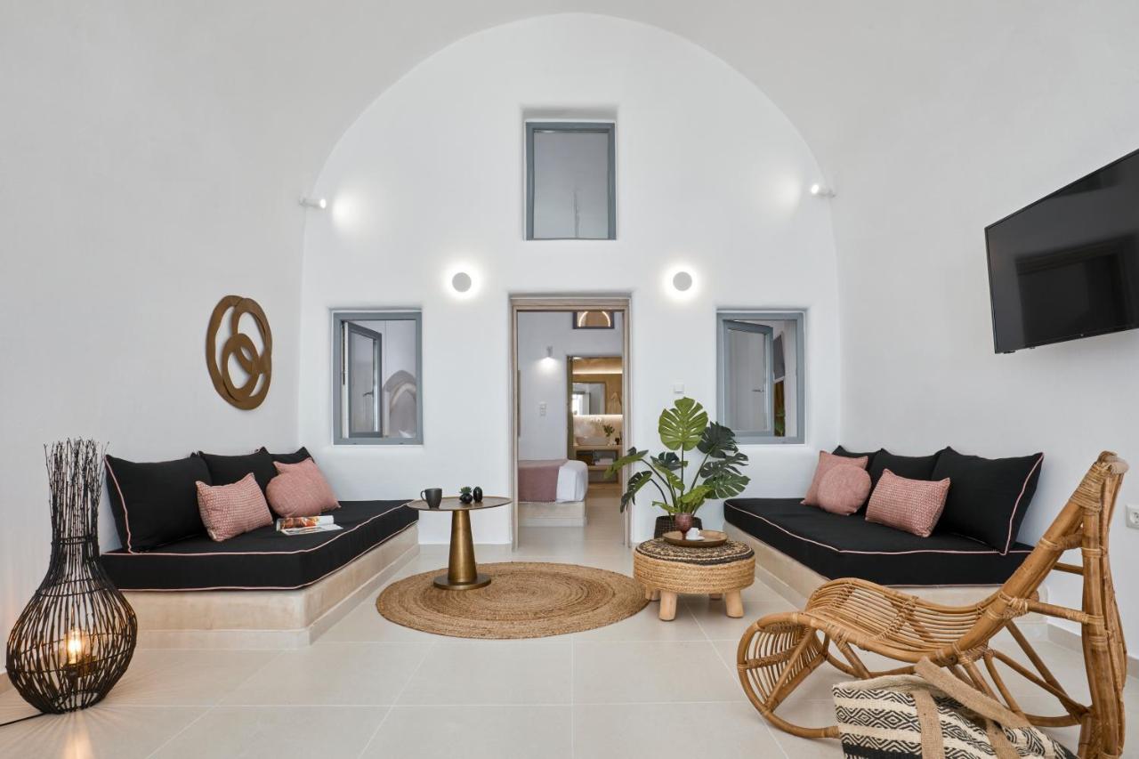 You & Me Suites Firá Buitenkant foto