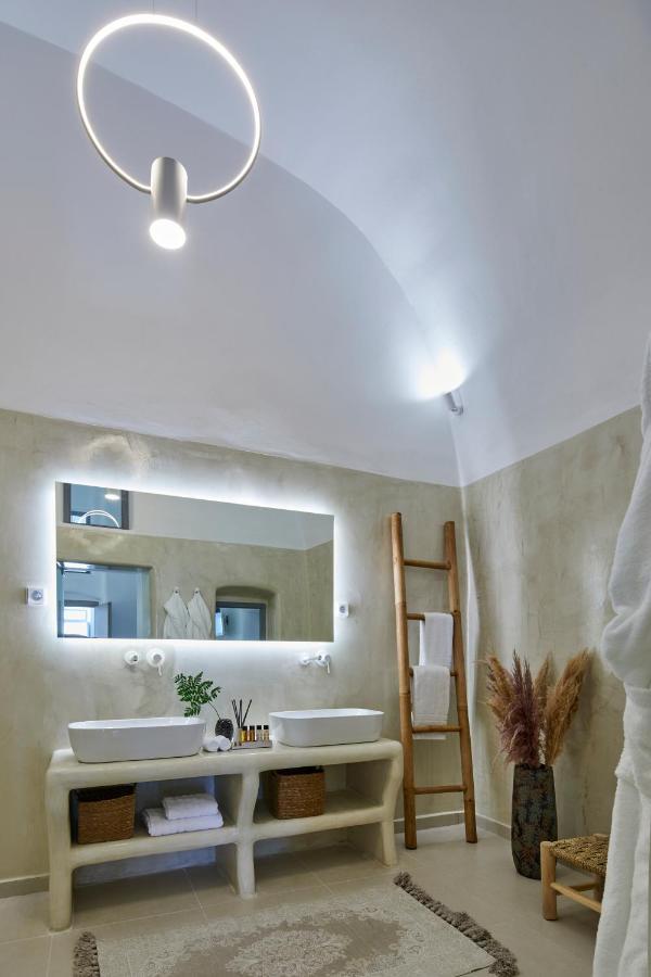 You & Me Suites Firá Buitenkant foto