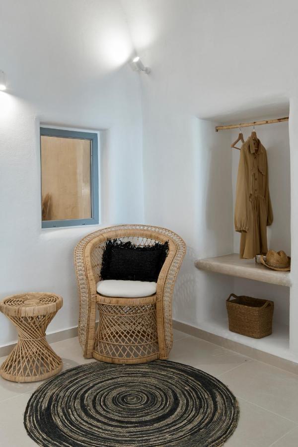 You & Me Suites Firá Buitenkant foto