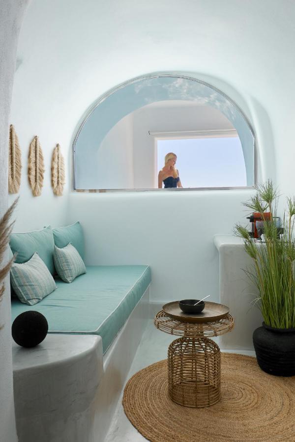 You & Me Suites Firá Buitenkant foto