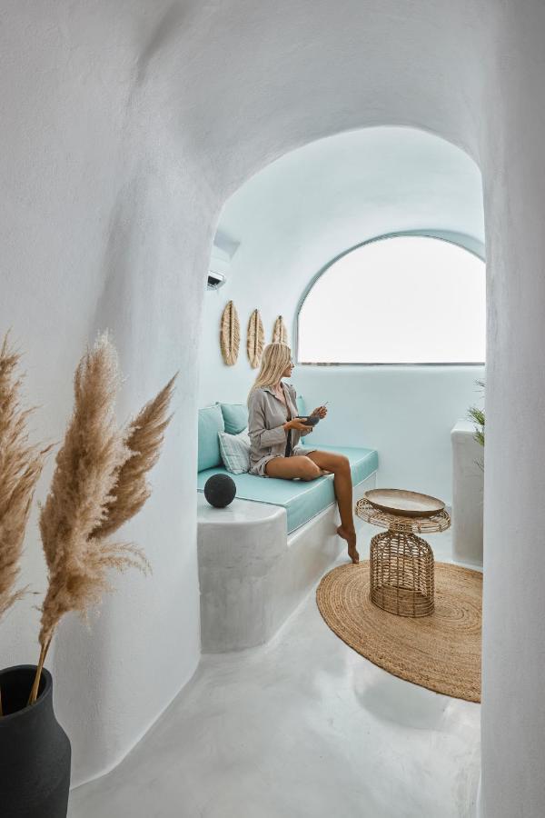 You & Me Suites Firá Buitenkant foto