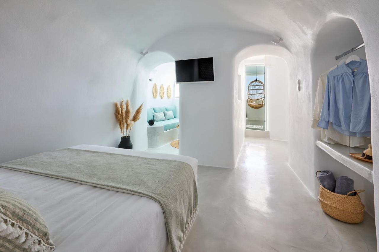 You & Me Suites Firá Buitenkant foto