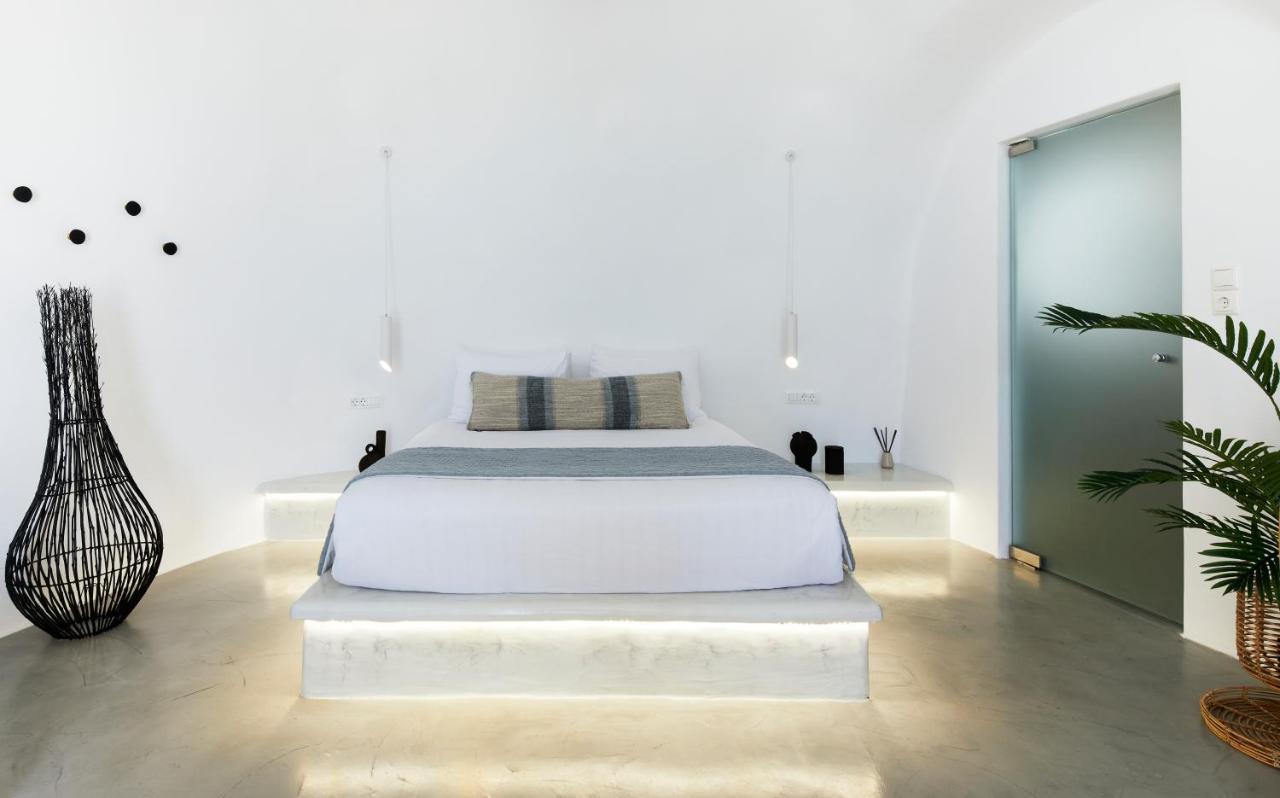 You & Me Suites Firá Buitenkant foto